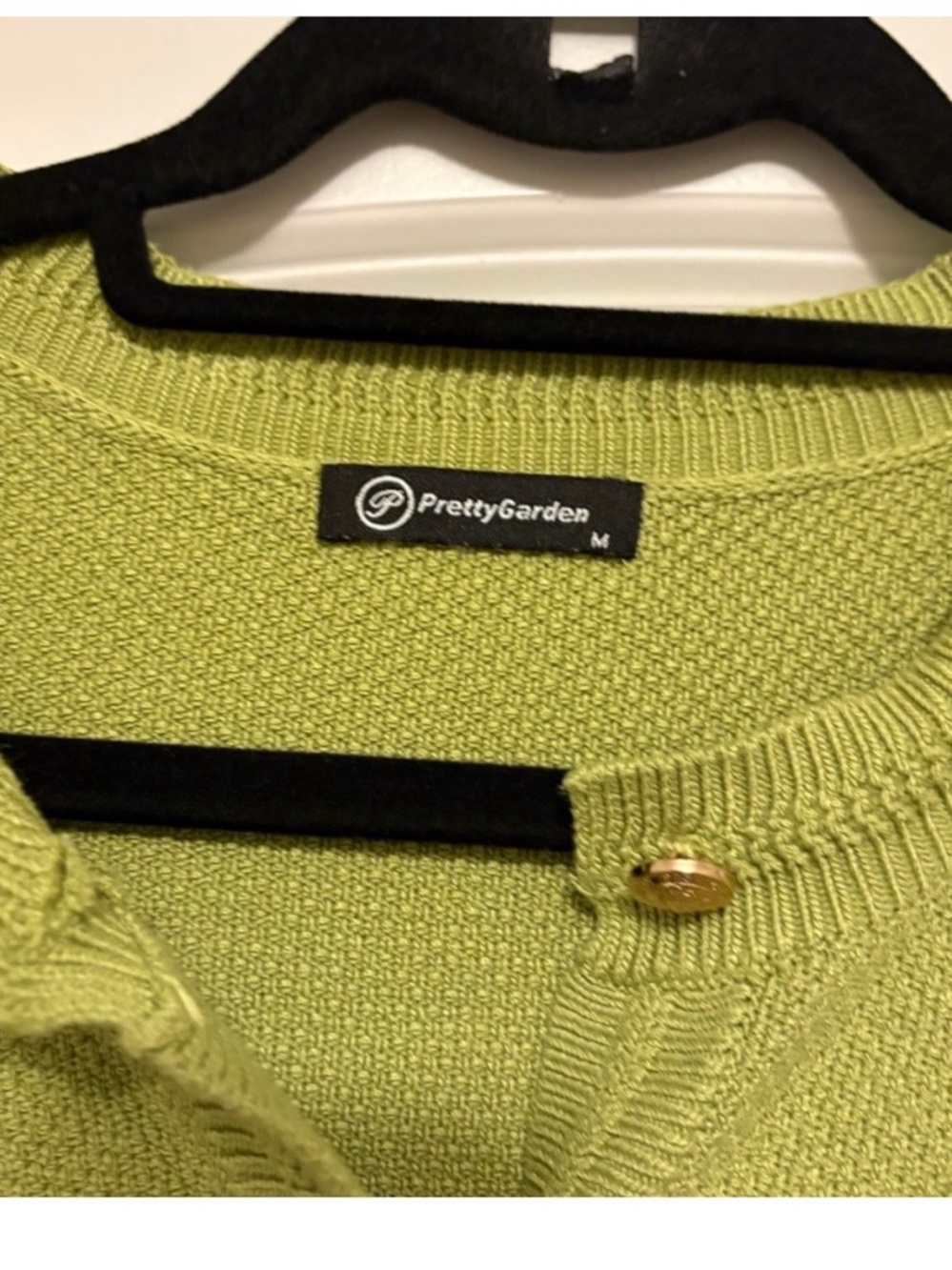 Women’s Green Short-Sleeve Knit Cardigan Sweater - Picture 2 of 3